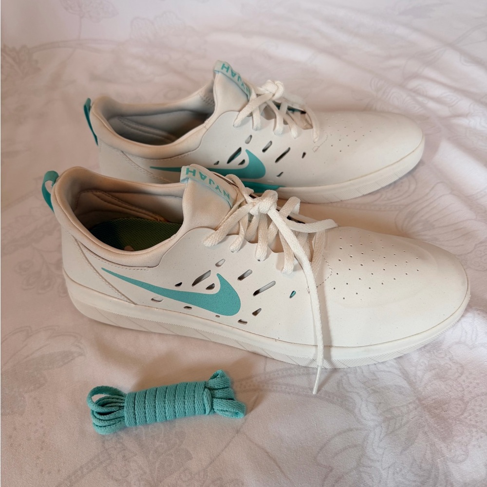 Nike SB White and Aqua Sneakers - Picture 2 of 7